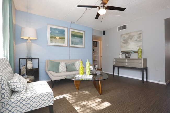 Westmount at Downtown Tempe Apartments in Tempe, AZ - Building Photo - Interior Photo