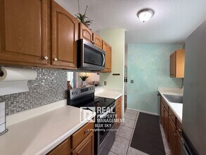 9006 Lismore Ct in Weeki Wachee, FL - Foto de edificio - Building Photo