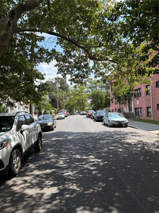 2 Amsterdam Pl in Mount Vernon, NY - Building Photo