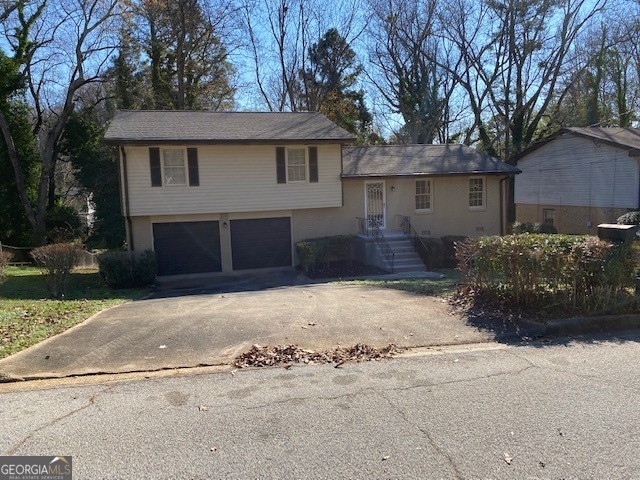 2272 Emerald Springs Dr in Decatur, GA - Building Photo