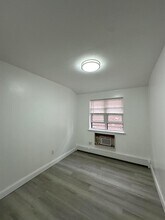 66-15 52nd Ave in Queens, NY - Building Photo - Building Photo