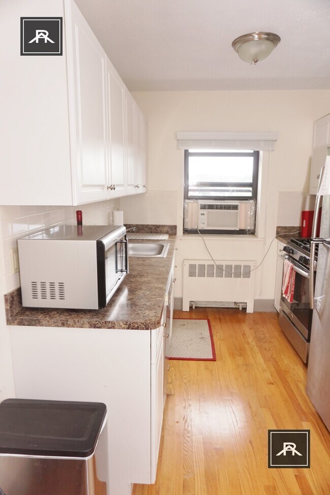 30 Harvard Ave in Brookline, MA - Building Photo - Building Photo
