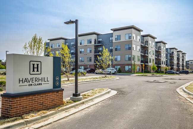 Haverhill on Clark in Ypsilanti, MI - Foto de edificio - Building Photo