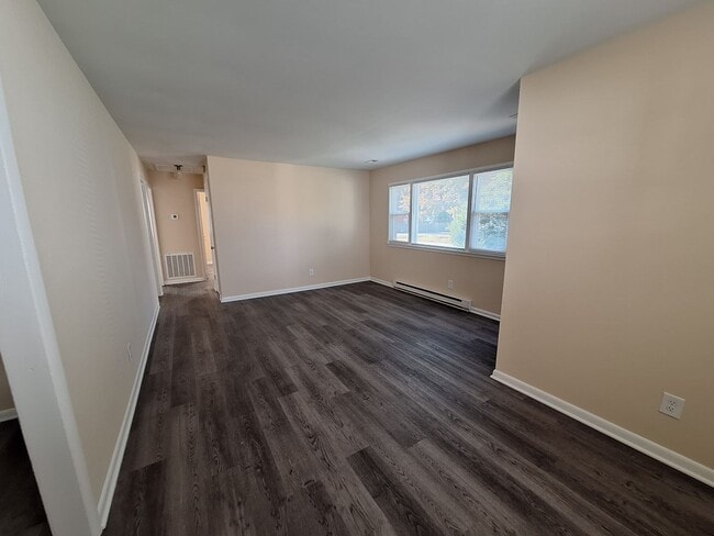 704 Old Buckroe Rd in Hampton, VA - Building Photo - Building Photo