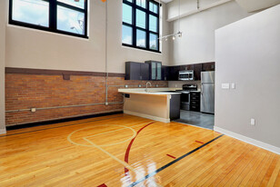 West Hill Apartments in Kansas City, MO - Building Photo