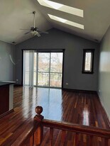 8036 S Kingston Ave in Chicago, IL - Building Photo