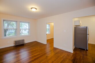 2242 N Monticello Ave in Chicago, IL - Building Photo - Building Photo