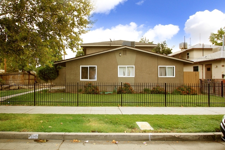 820 N Glenn Ave in Fresno, CA - Building Photo