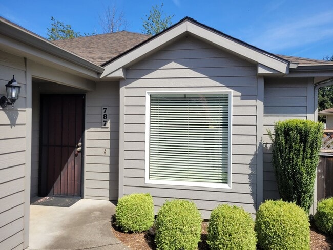 787 Haas Ln SE in Salem, OR - Building Photo - Building Photo