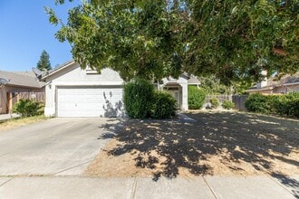 4610 Fosberg Rd in Turlock, CA - Building Photo - Building Photo