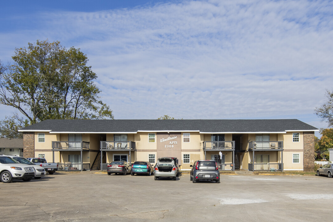 Park at Wind Trace in Huntsville, AL - Foto de edificio