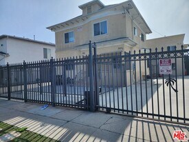 750 E 40th Pl in Los Angeles, CA - Building Photo