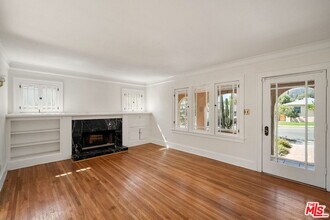 1320 Eagle Vista Dr in Los Angeles, CA - Building Photo - Building Photo