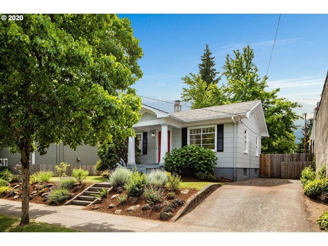 2525 SE 26th Ave in Portland, OR - Foto de edificio - Building Photo