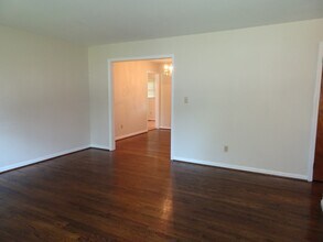 21 Harris Landing Rd in Hampton, VA - Building Photo - Building Photo