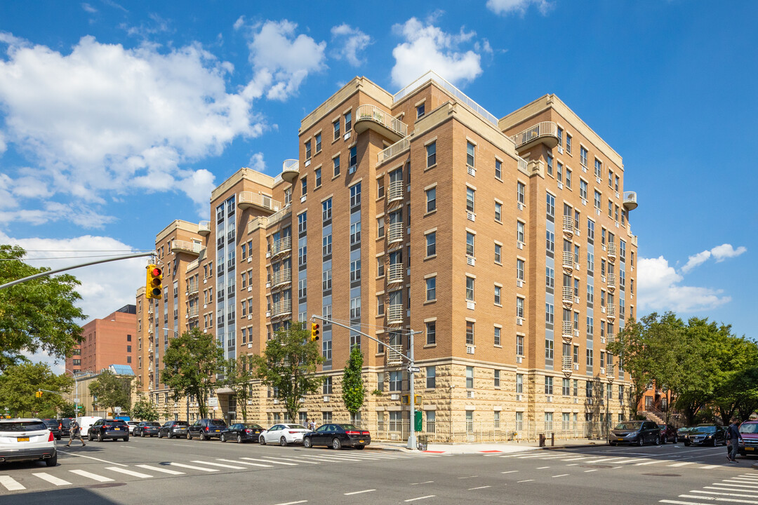 Madison Park Apartments in New York, NY - Foto de edificio