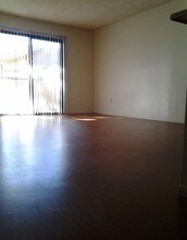 Sierra View Apartments in Acton, CA - Foto de edificio - Interior Photo