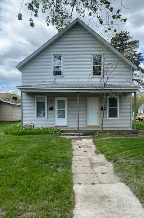 123 Wilson Ave NE in St. Cloud, MN - Building Photo