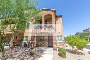 2821 S Skyline Dr in Mesa, AZ - Building Photo