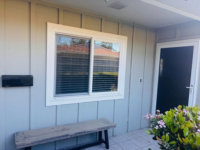 21142 Chesterbrook Ln in Huntington Beach, CA - Building Photo - Building Photo