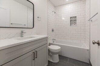 143 E Cottage St, Unit 1 in Boston, MA - Foto de edificio - Building Photo