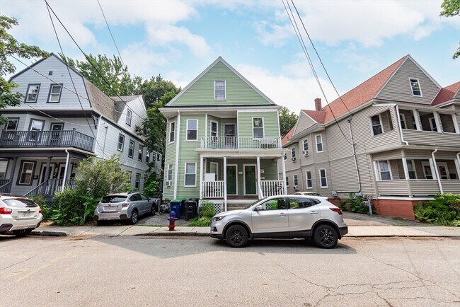 24 Aberdeen Rd in Somerville, MA - Building Photo - Building Photo