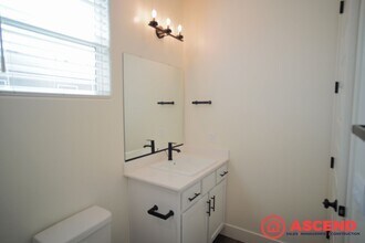 6615 Glacier Ct in Bakersfield, CA - Building Photo - Building Photo