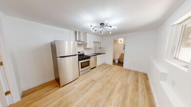 HAMPTON in West Hollywood, CA - Building Photo - Interior Photo