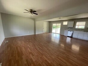 1915 S 10th St in Rogers, AR - Building Photo - Building Photo