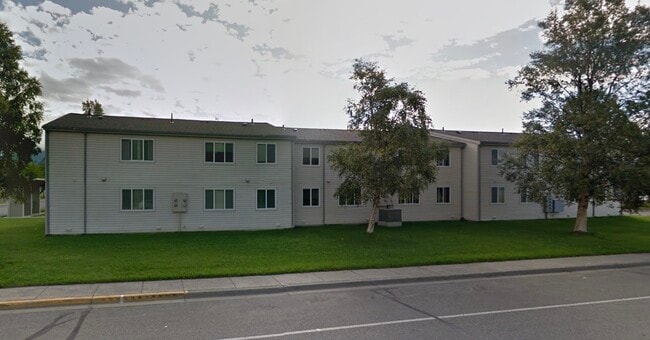 property at 424 E Dogwood Ave