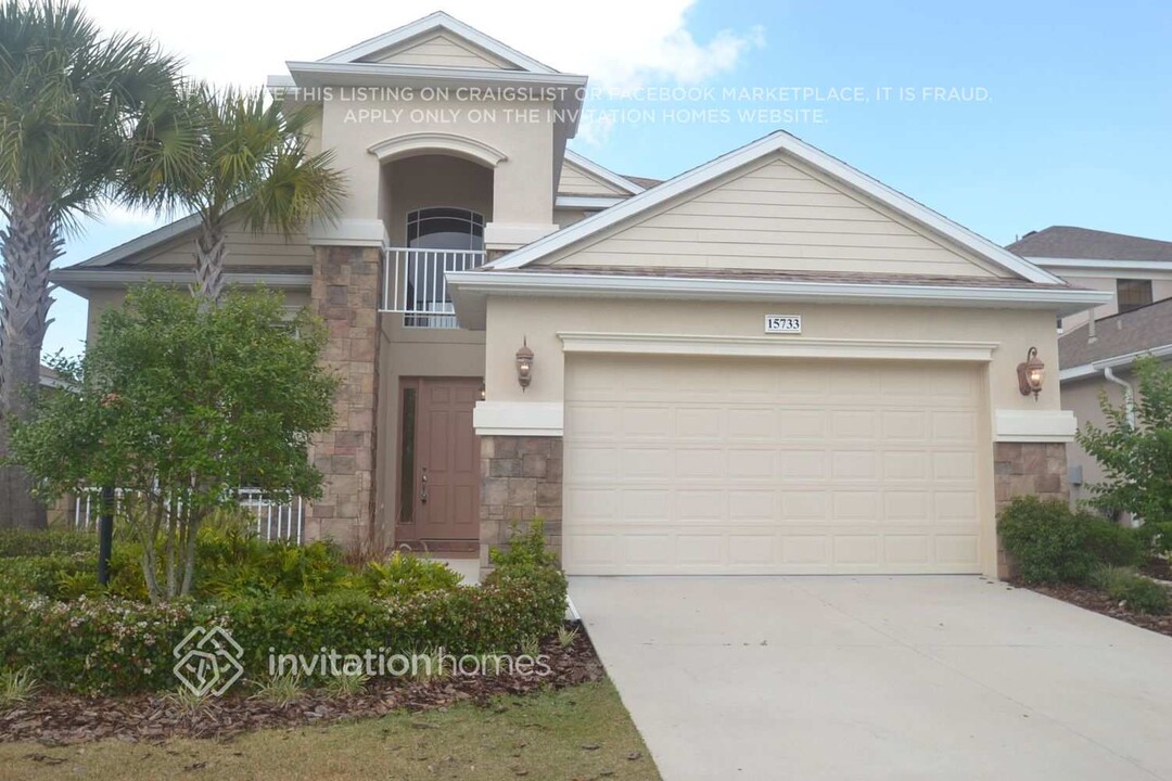 15733 Butterfish Pl in Lakewood Ranch, FL - Building Photo