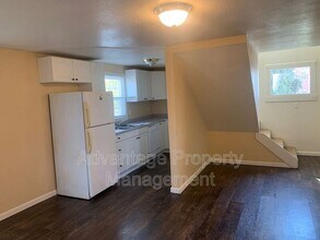 324 SW Calapooia St in Albany, OR - Building Photo - Building Photo