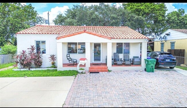 240 SW 71st Ave