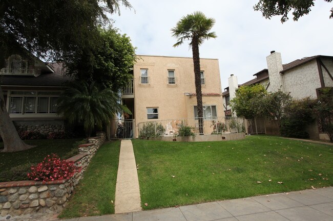817 14th St in Santa Monica, CA - Foto de edificio - Building Photo