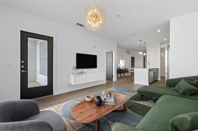 5609 SMU Boulevard in Dallas, TX - Building Photo