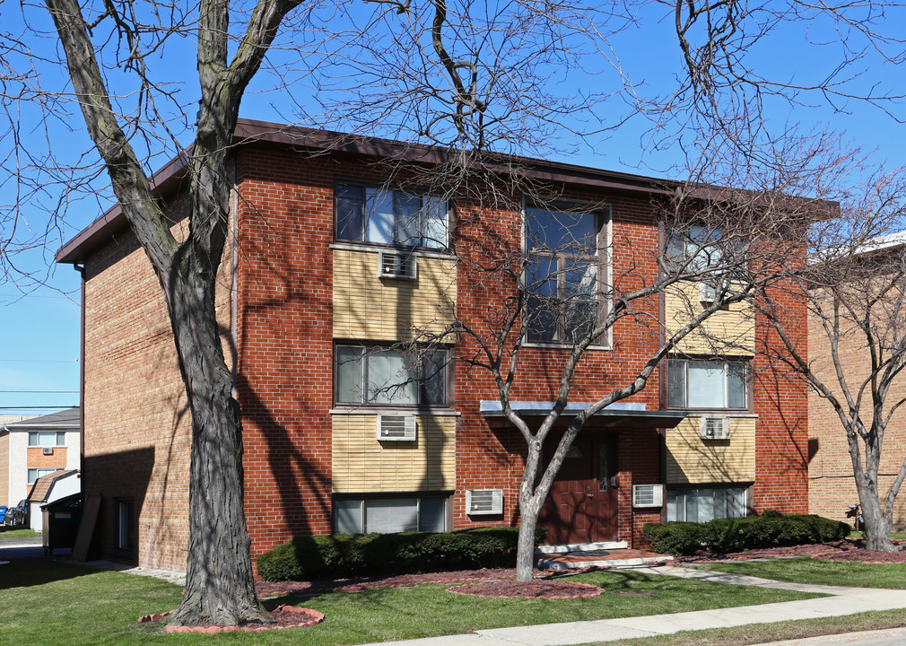 6144 Gage St in Des Plaines, IL - Building Photo