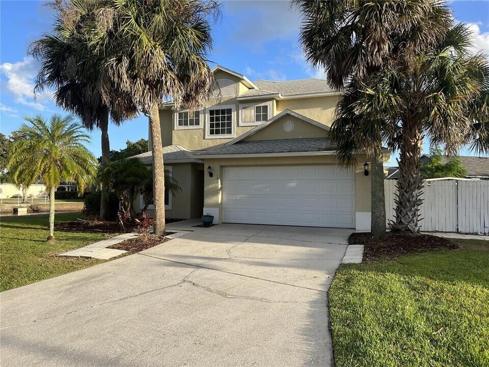 131 Tee Garden Way in Davenport, FL - Building Photo