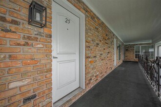 5333 Richmond Ave. in Houston, TX - Building Photo - Building Photo