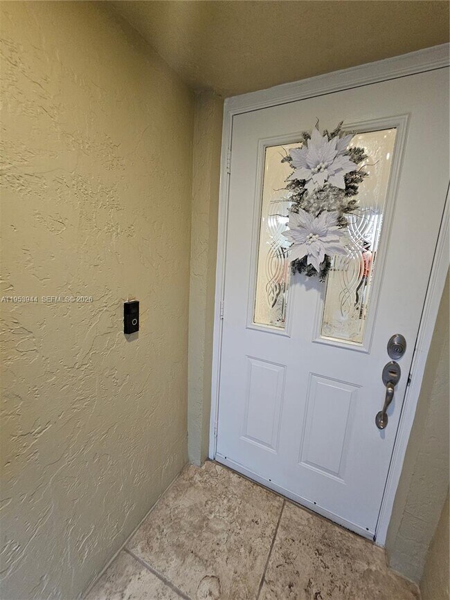 9781 SW 138th Ave in Miami, FL - Foto de edificio - Building Photo