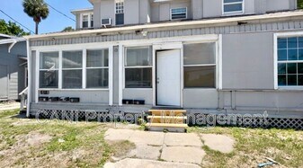 503 N Ridgewood Ave in Daytona Beach, FL - Building Photo