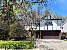 244 Banbury Rd in Toronto, ON - Building Photo