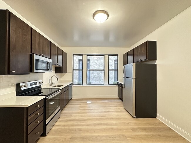 2323 N Kedzie Blvd in Chicago, IL - Building Photo - Building Photo