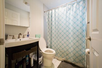 37 Beaconsfield Rd, Unit 1L in Brookline, MA - Building Photo - Building Photo