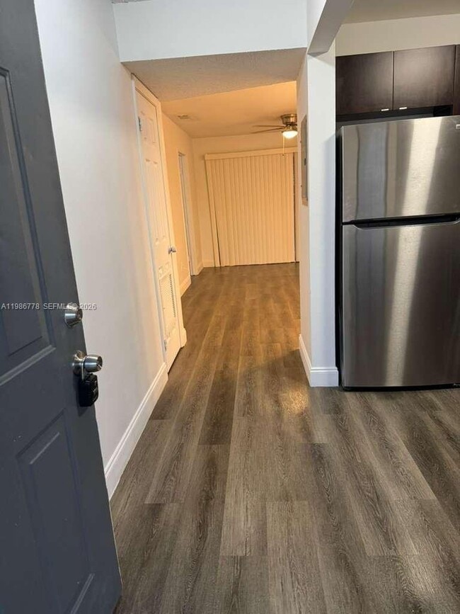 605 Ixoria Ave in Fort Pierce, FL - Building Photo - Building Photo