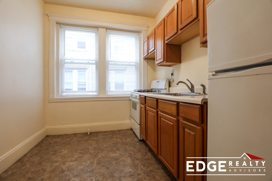 1691 Commonwealth Ave, Unit 1 in Boston, MA - Building Photo