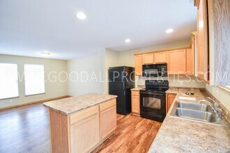 15404 Townsend Ave in Urbandale, IA - Building Photo - Building Photo