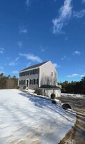 290 Thompson St in Middleboro, MA - Building Photo