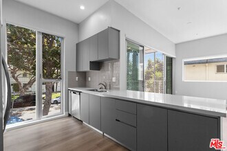 1223 Hayworth Ave in West Hollywood, CA - Building Photo - Building Photo