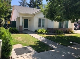 358 Sunshine Way in Turlock, CA - Building Photo