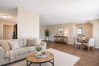 5248 Tipton St in San Diego, CA - Building Photo - Building Photo